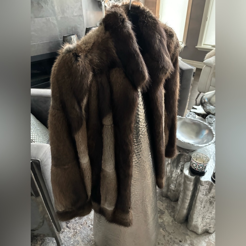 Elegant Brown tuxedo style vintage 1980s genuine muskrat fur jacket size small